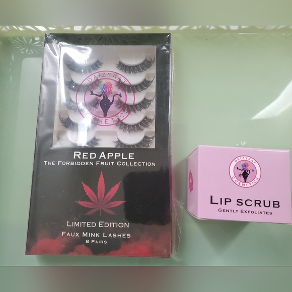 Lashes - Picture 2 of 2